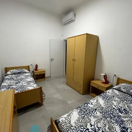 Apartment Vistamare 2 *